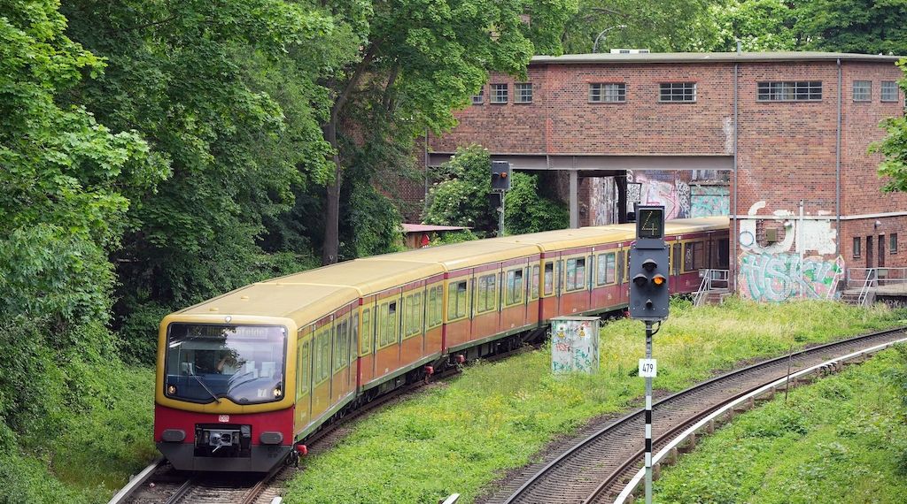 S-Bahn-Verkehr nach Erkner wegen Blitzeinschlag unterbrochen