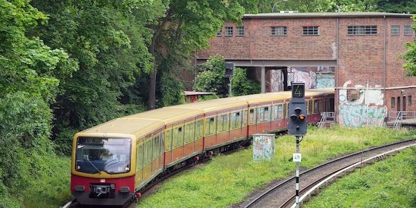 S-Bahn-Verkehr nach Erkner wegen Blitzeinschlag unterbrochen
