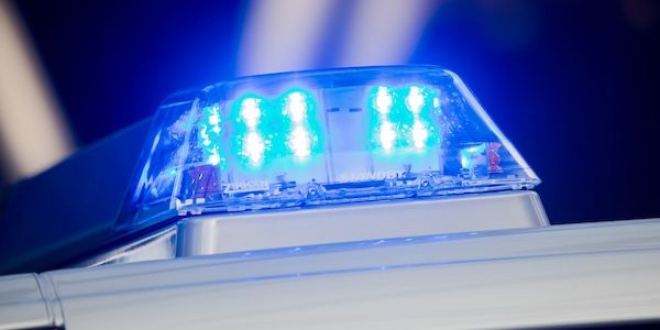Mutmaßlicher Drogenhändler verschanzt sich vor Polizei
