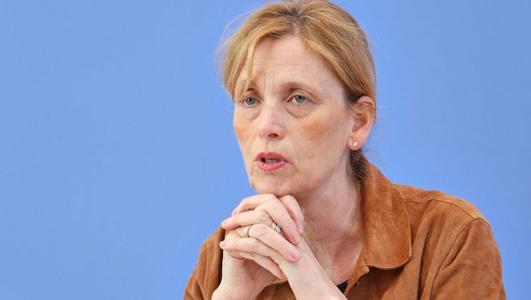 Städtetag erhöht bei "Demokratie leben" Druck auf Prien