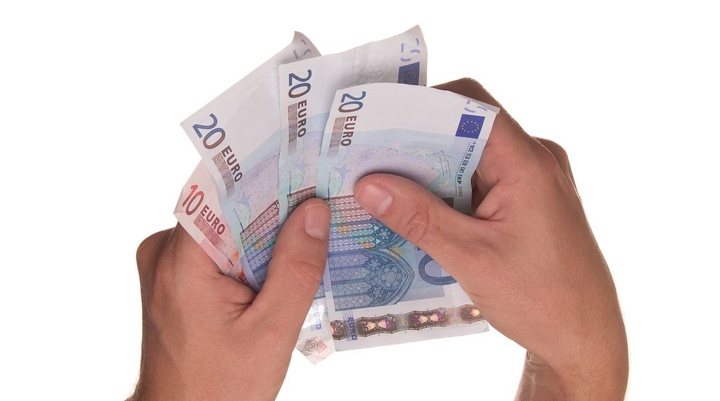 ARAG Experten über Lohnlücken zwischen den Geschlechtern