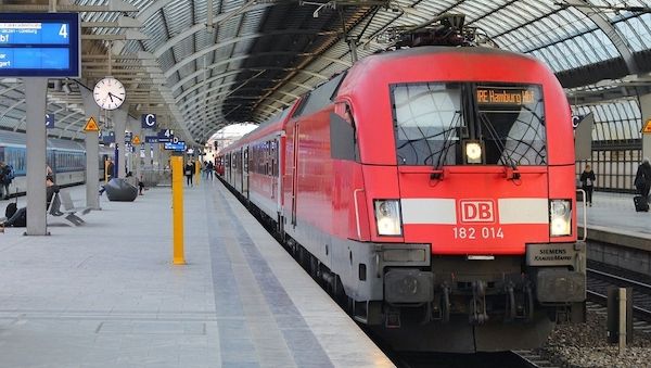 ARAG Experten über den Umgang mit den Verspätungen der Bahn!