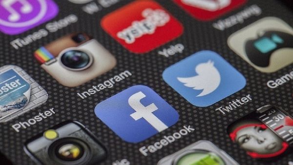 Internet-Verbot ist keine Lösung - ARAG IT-Experten über Kinder im World Wide Web