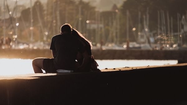 Falsches Spiel mit der Liebe? -Tipps für alle, die ihr Glück zum Valentinstag online suchen