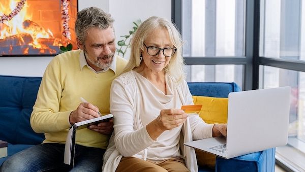 KI beim Online-Shopping immer wichtiger:  Unternehmen rüsten auf
