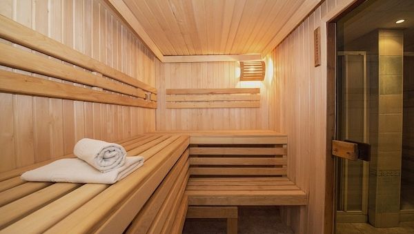 ARAG: Gesetzliche Regeln in der Sauna beachten