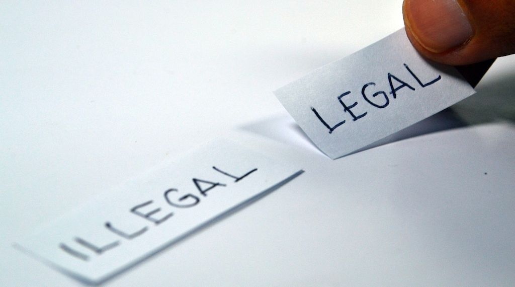 ARAG Experten warnen vor der Bestechungsfalle bei Präsenten