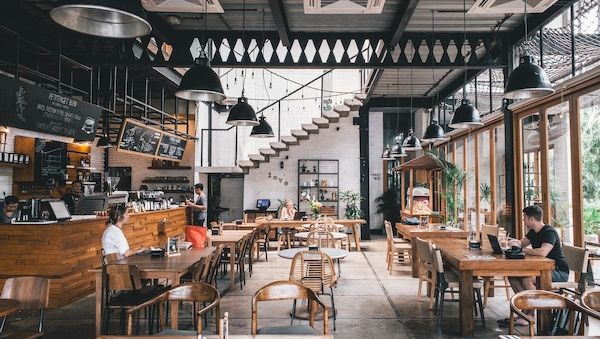 Plötzlich volles Haus: Die Vorteils-App revolutioniert die Gastronomie in Nebenzeiten 