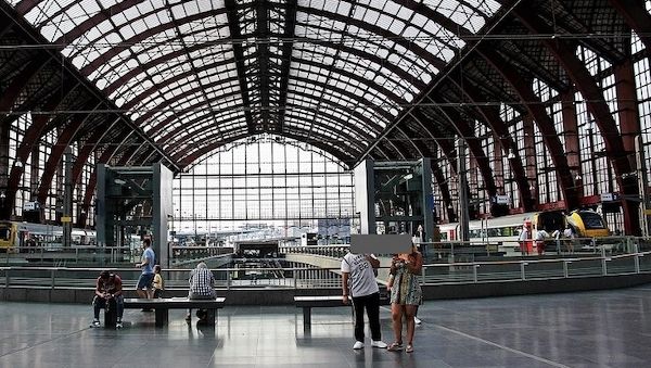 Reisen: Die Vor- und Nachteile des Schienenverkehrs
