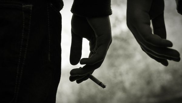 ARAG: Welche Auswirkungen Drogen auf Jugendliche haben