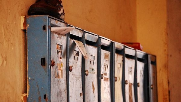 ARAG: Warnstreik der Post- Was tun wenn der Briefkasten leer bleib ?