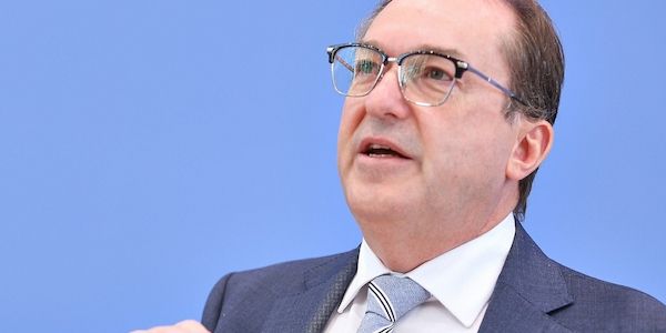 Dobrindt eröffnet neues Zentrum zur Abwehr hybrider Bedrohungen