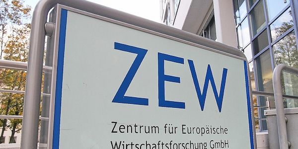Hoffnung auf Ende des Iran-Kriegs lässt ZEW-Index kräftig steigen