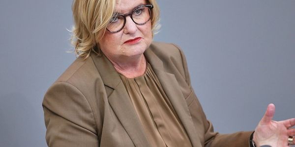 Bremer Innensenatorin fordert mehr zivile Verteidigung