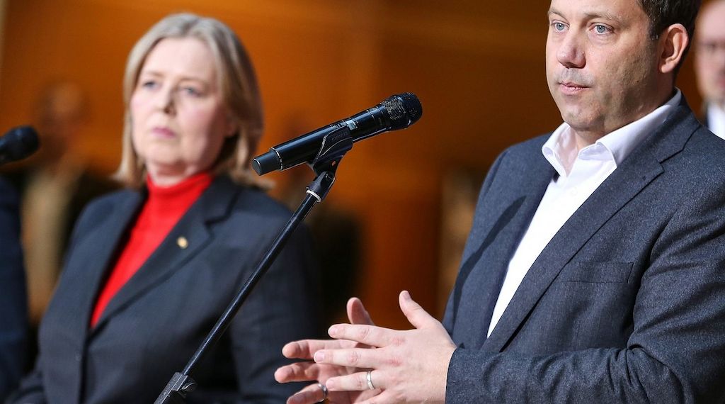 Forsa: SPD legt leicht zu - Union verliert wieder