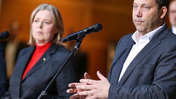 Forsa: SPD legt leicht zu - Union verliert wieder