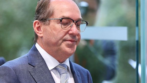 Dobrindt will Kürzung von Bürgergeld-Regelsatz