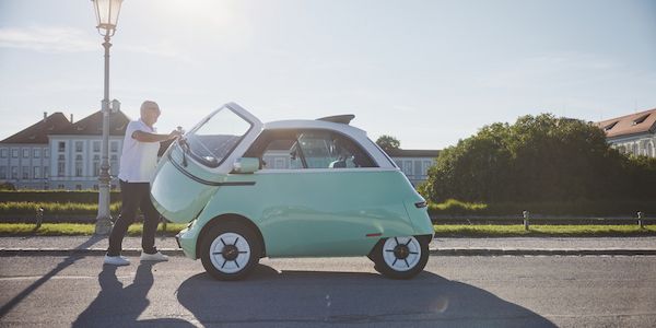 Kleiner Stadtflitzer&nbsp;Microlino soll nicht nur die&nbsp;Parkplatzsuche&nbsp;in Innenstädten erleichtern