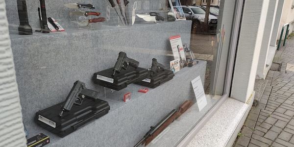 Fünf scharfe Schusswaffen bei Durchsuchungen in Berlin und Brandenburg sichergestellt