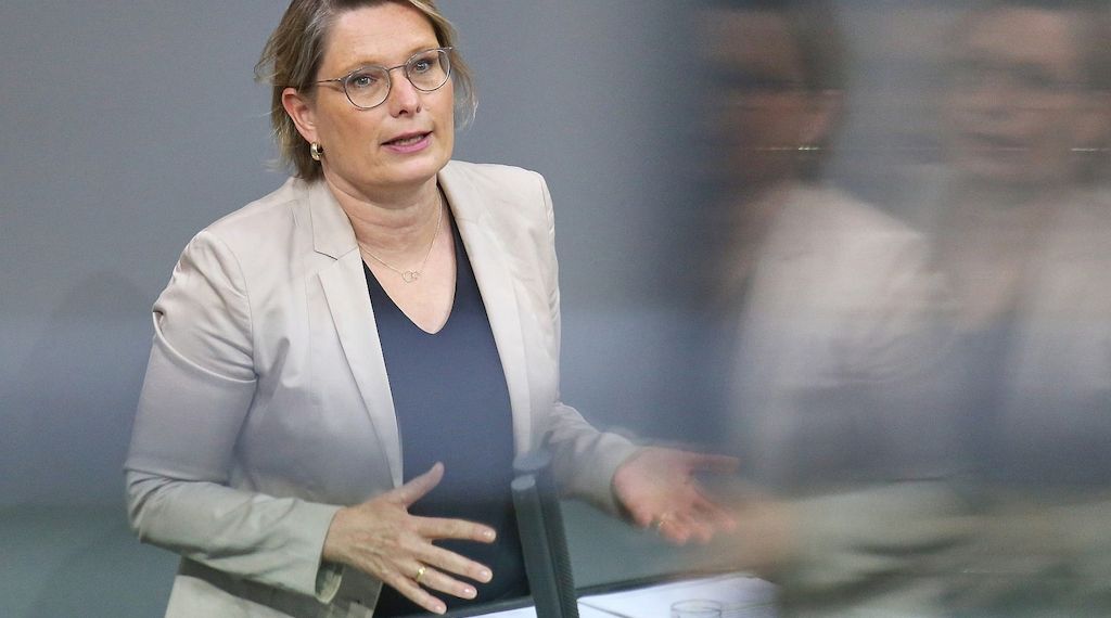 Verbraucherreport: Hubig will mehr Jugendschutz im Internet