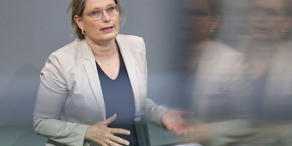 Verbraucherreport: Hubig will mehr Jugendschutz im Internet
