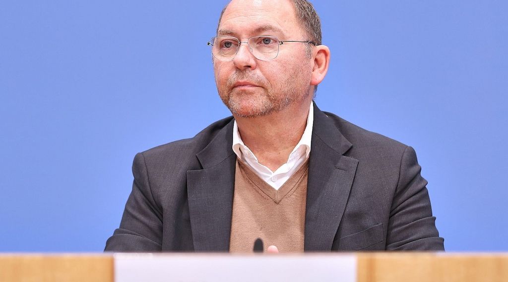 Verdi-Chef Werneke fordert Stabilisierung des Rentenniveaus