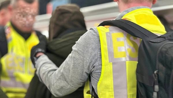 Drei Abschiebeflüge nach Afghanistan pro Monat geplant