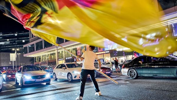 Fußball-Fans feierten Sieg der Nationalelf am Kurfürstendamm