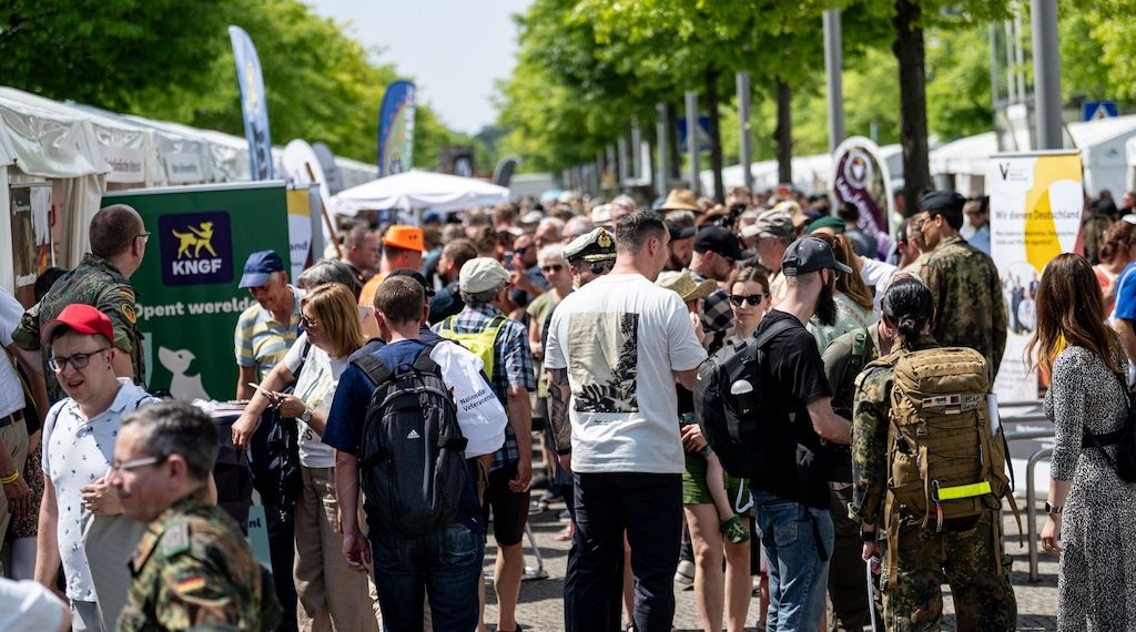 Sperrungen im Berliner-Regierungsviertel für Autofahrer, Radfahrer und auch Fußgänger