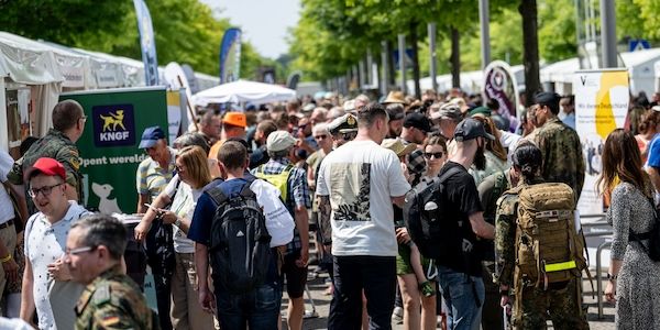 Sperrungen im Berliner-Regierungsviertel für Autofahrer, Radfahrer und auch Fußgänger