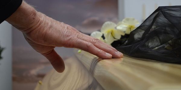Erbe annehmen oder ausschlagen: Regeln und Folgen