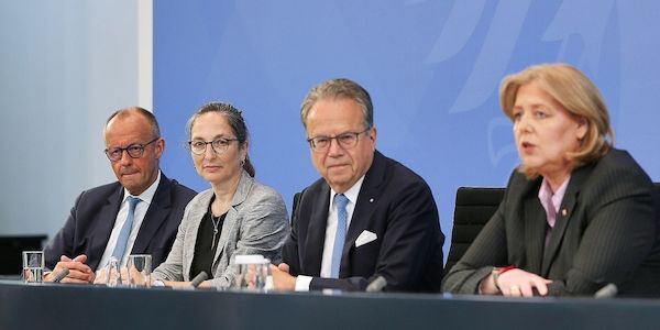 Merz will Empfehlungen der Rentenkommission komplett umsetzen