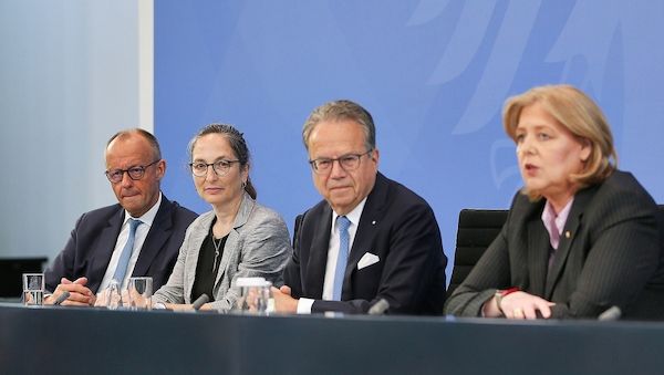 Merz will Empfehlungen der Rentenkommission komplett umsetzen