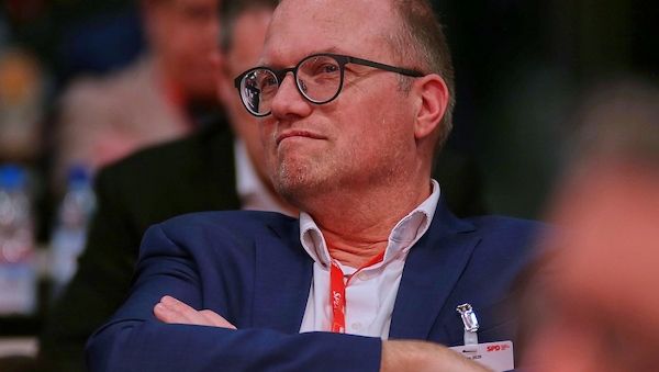 NRW-SPD-Spitzenkandidat verteidigt Untersuchungsausschuss