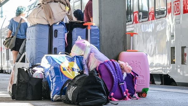 Technikpanne legt Bahn lahm – Tausende steckten fest