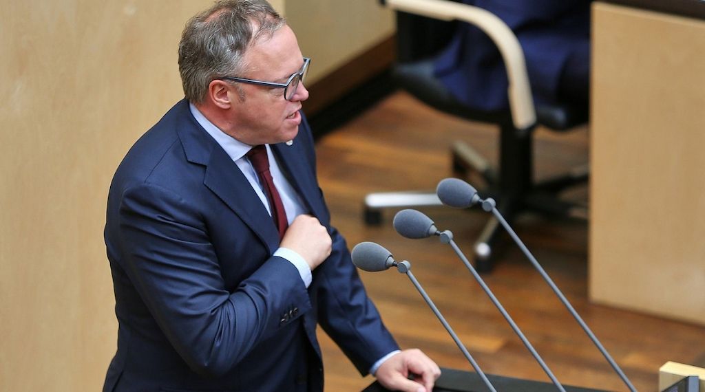 Mario Voigt kündigt bessere Qualitätskontrolle bei KI-Reden an
