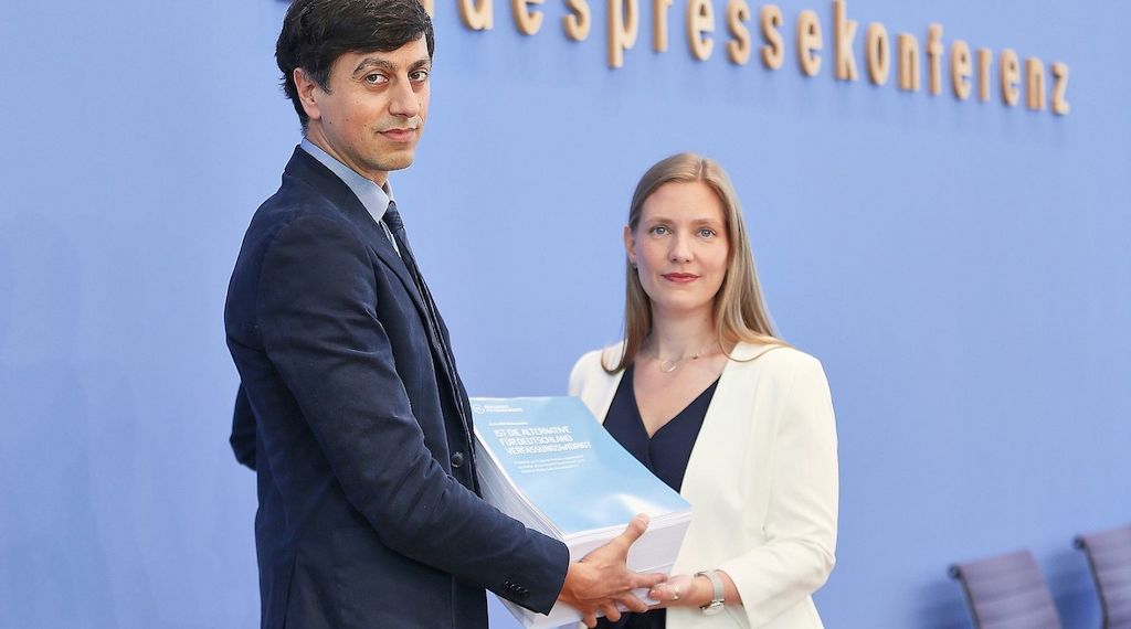 Neues Gutachten bescheinigt AfD Verfassungswidrigkeit