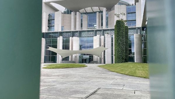 Bundesregierung verweigert Auskunft zu PR-Berater-Kosten