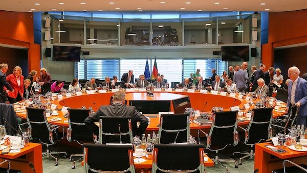 Bund und Länder beschließen Maßnahmen zur "Staatsmodernisierung"