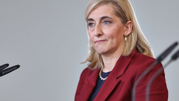 Warken will Suizidprävention mit neuem Gesetz stärken