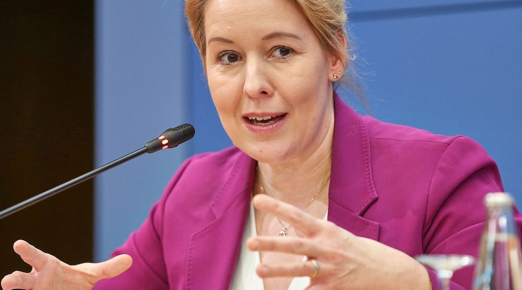 Giffey wirft Merz fehlenden Stolz auf Deutschland vor