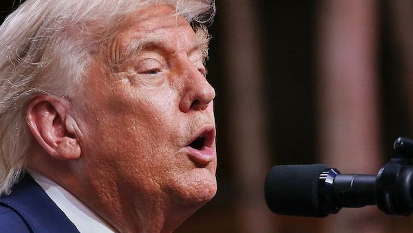 USA fliegen Angriffe gegen den Iran - Trump droht mit Vernichtung