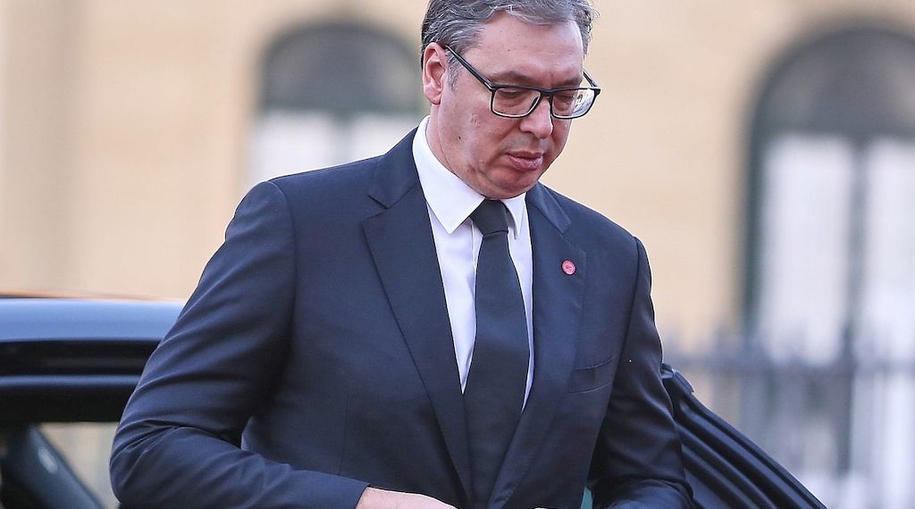 Serbischer Präsident stellt Rücktritt in Aussicht