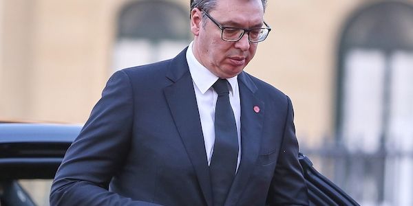 Serbischer Präsident stellt Rücktritt in Aussicht