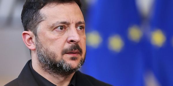 Selenskyj meldet Angriffe auf zwei Raffinerien in Russland