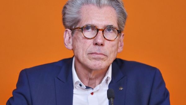 DAK drängt auf Verschiebung von Pflegereform