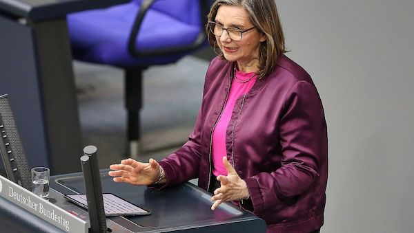 Göring-Eckardt ruft zu Protest gegen AfD-Parteitag auf