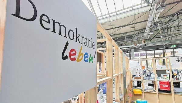 Amadeu-Antonio-Stiftung kritisiert "Demokratie leben"-Reform
