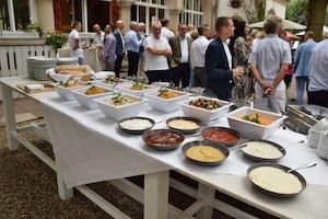 Sommerempfang 2026: Waldkulisse, Sommerabend, Austausch – ein voller Erfolg Bild 1