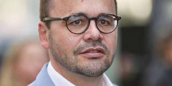 Brandanschläge in Cottbus: Innenminister Redmann kündigt verschärfte Maßnahmen an